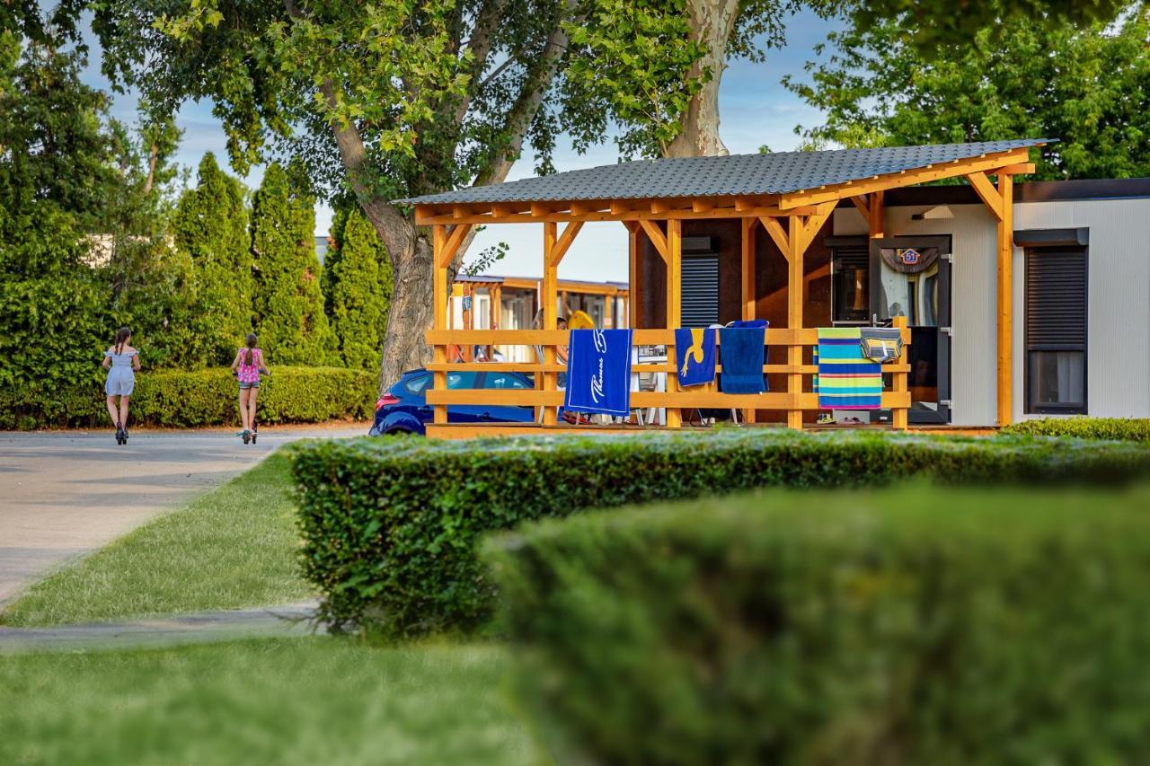 Balatontourist Fuered Camping & Bungalows バラトンフレド エクステリア 写真